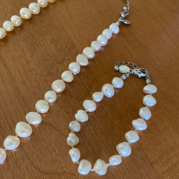 American Eagle Pearl Necklace and Bracelet - Picture 11 of 11